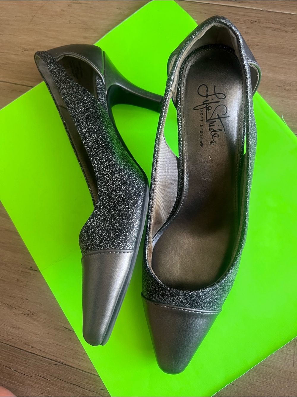 Life Stride Women's Black Glitter & Silver Pointed Pump